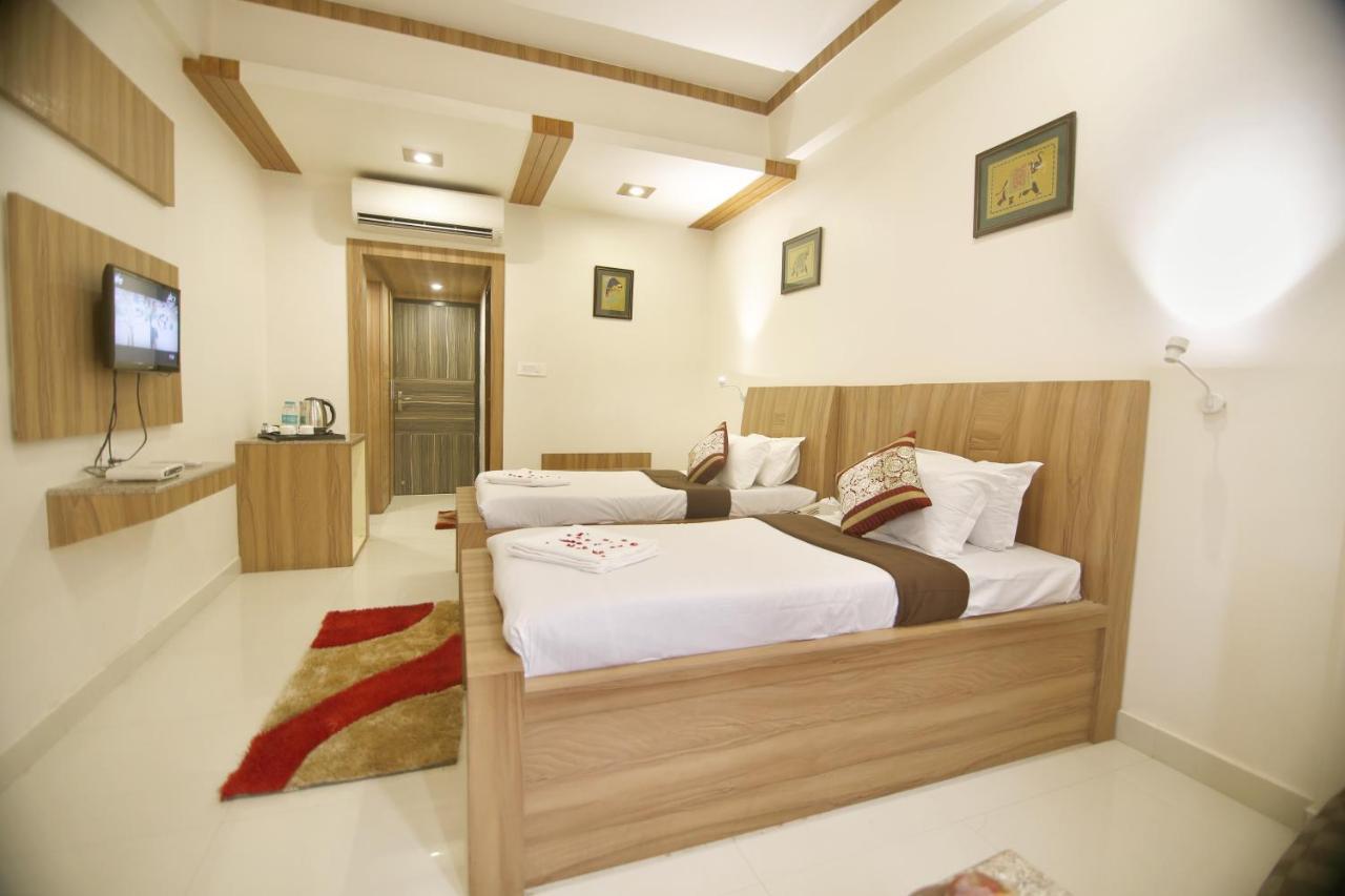 Hotel Sheetal Regency,Near Janambhumi Mathura Exteriér fotografie