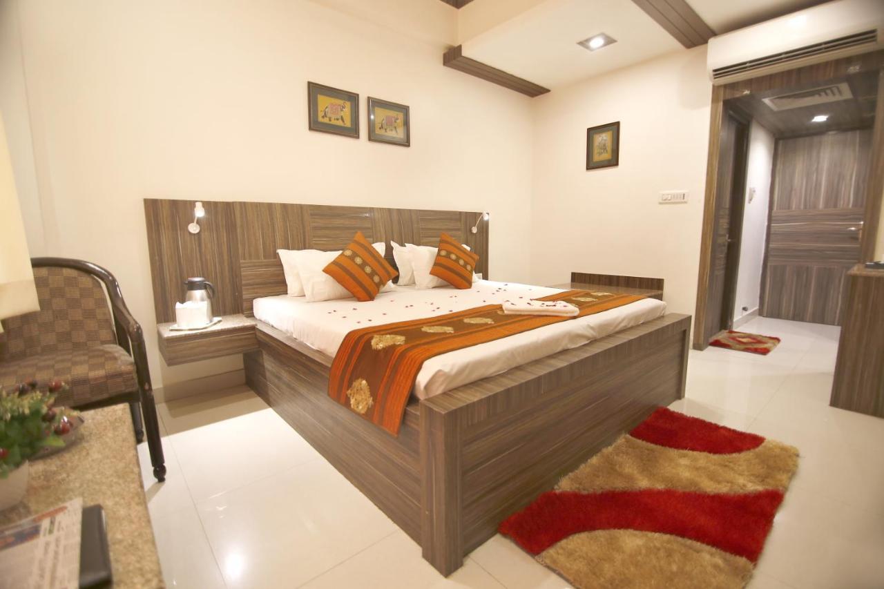 Hotel Sheetal Regency,Near Janambhumi Mathura Exteriér fotografie
